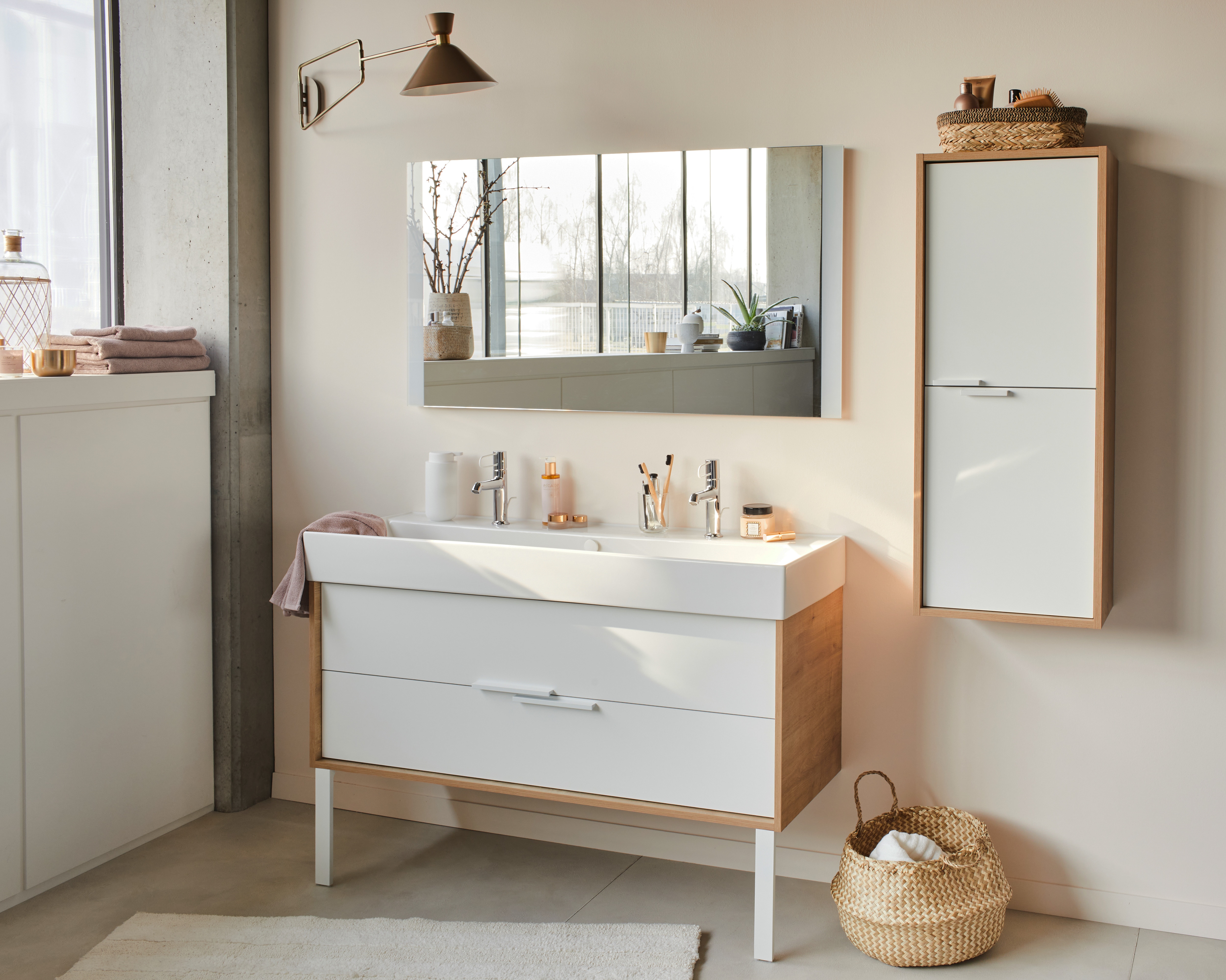 With Jacob Delafon, nothing is left to chance, whether it is the elegance  factor on our toilets, or the 10-year guarantee we commit to! Since  fixtures can be essential yet stylish, discover